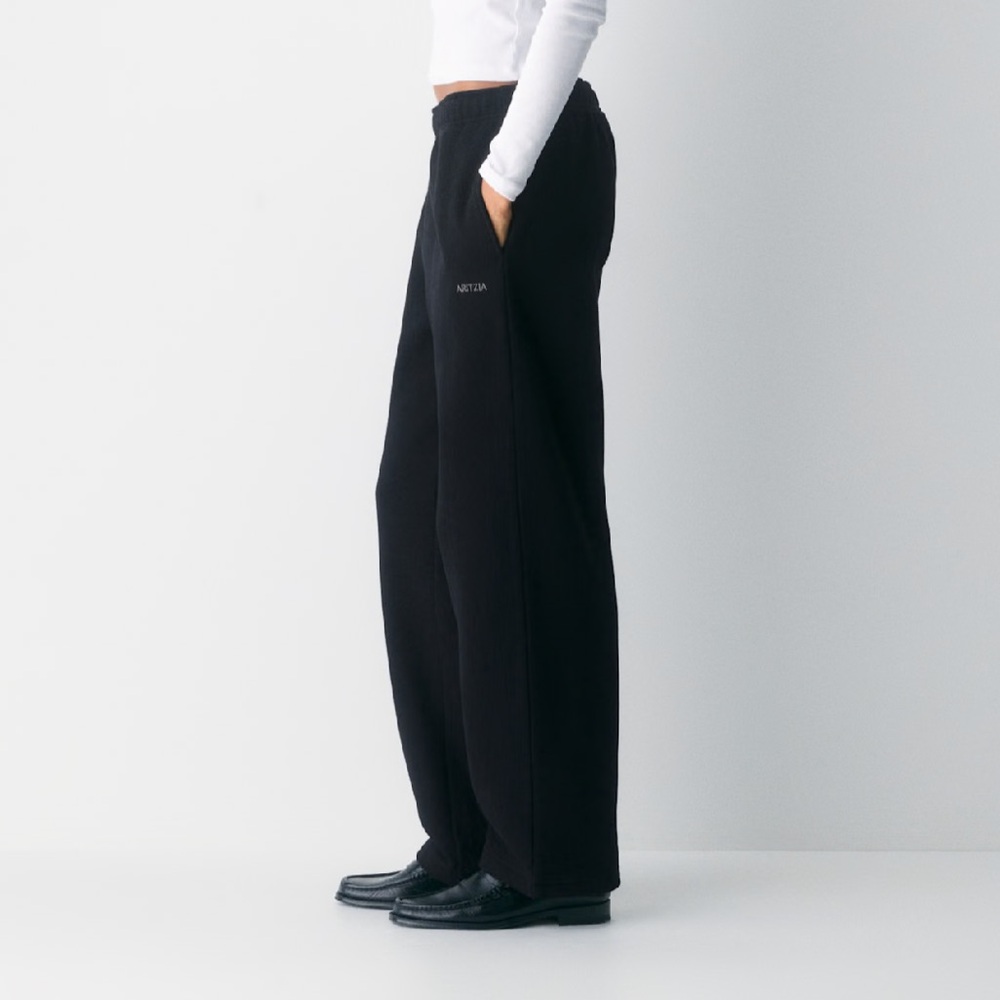 ARITZIA COZY SWEATFLEECE MEGA STRAIGHT SWEATS